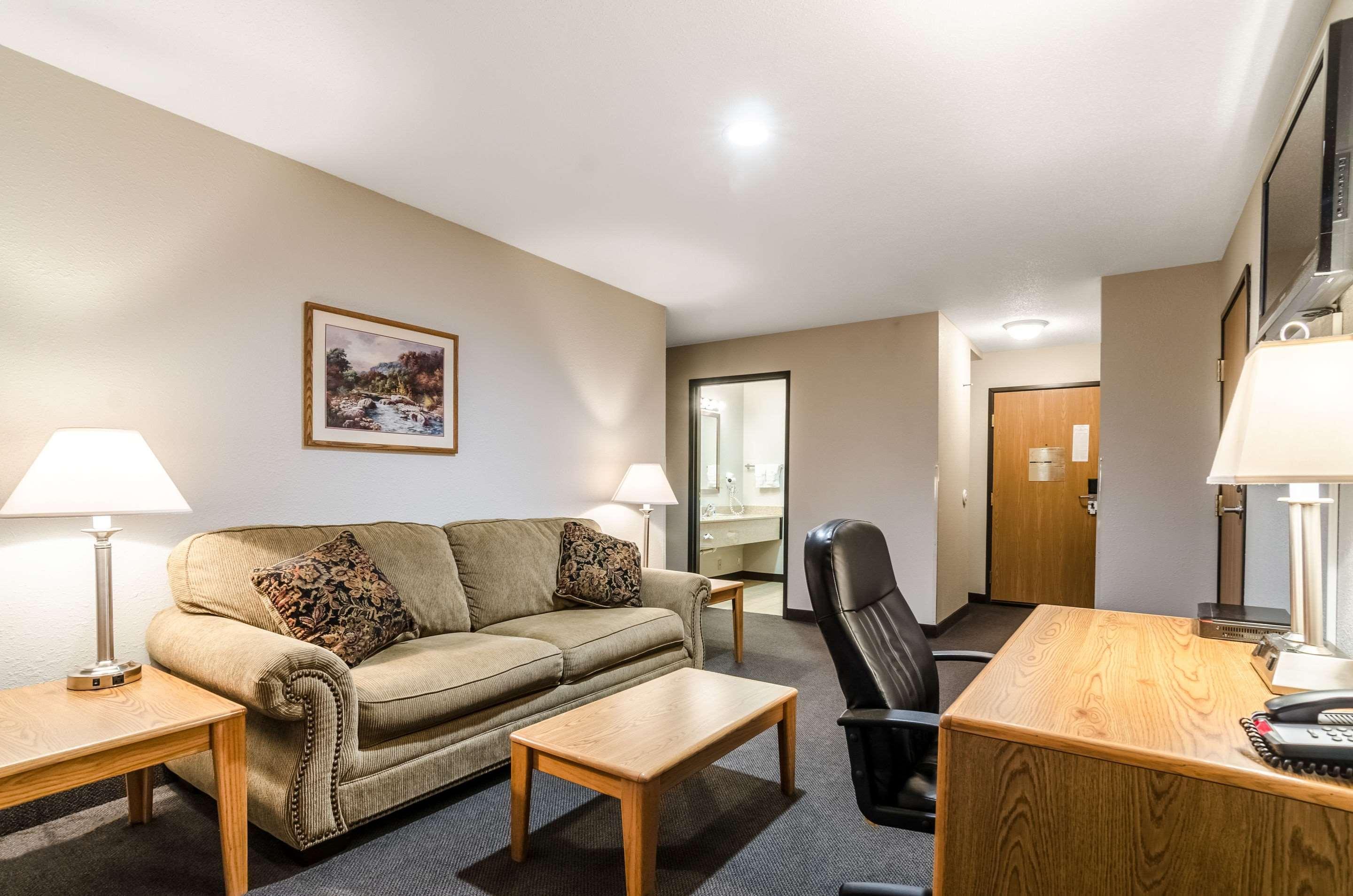 Rodeway Inn Ainsworth Extérieur photo