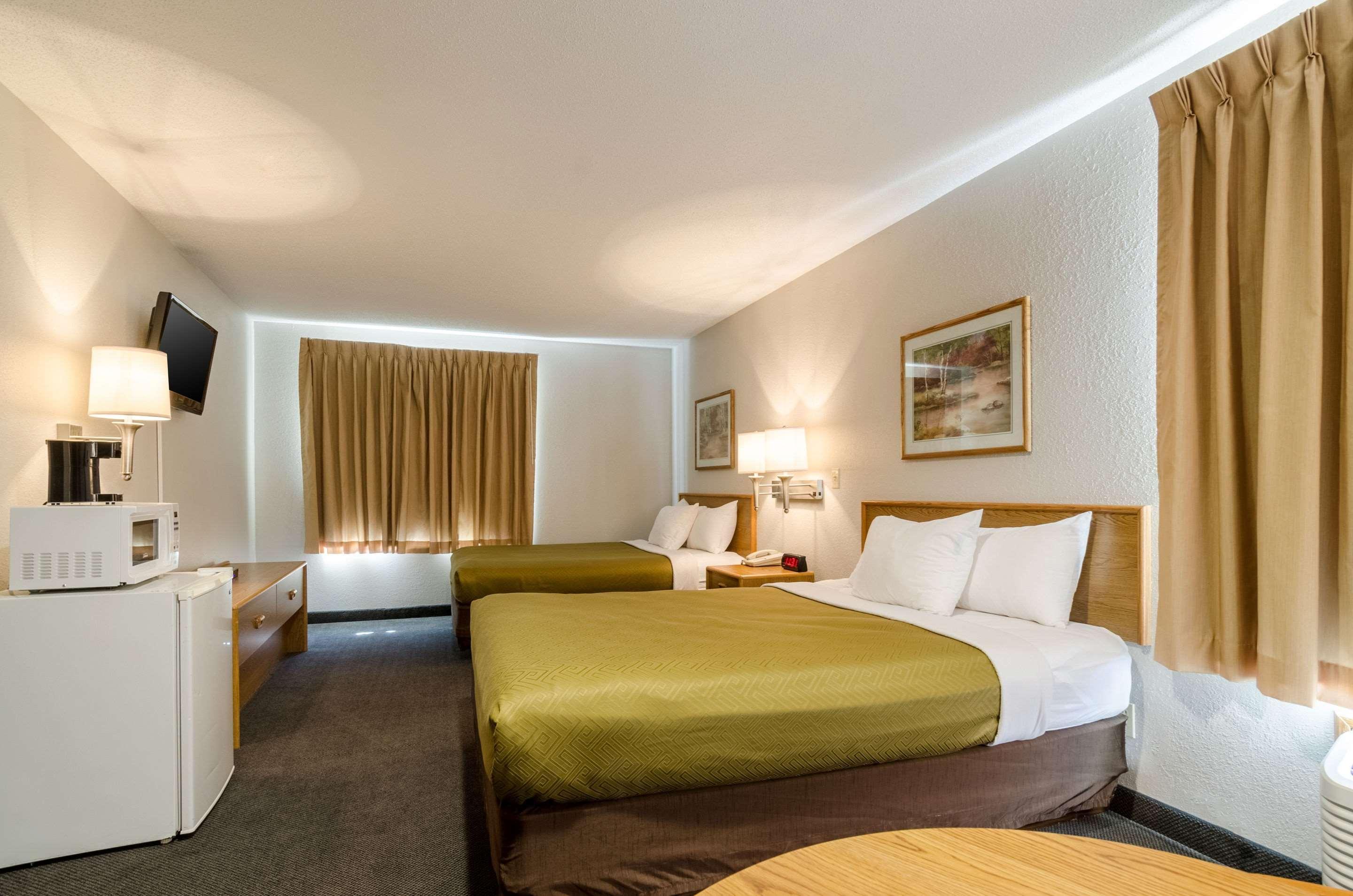 Rodeway Inn Ainsworth Extérieur photo