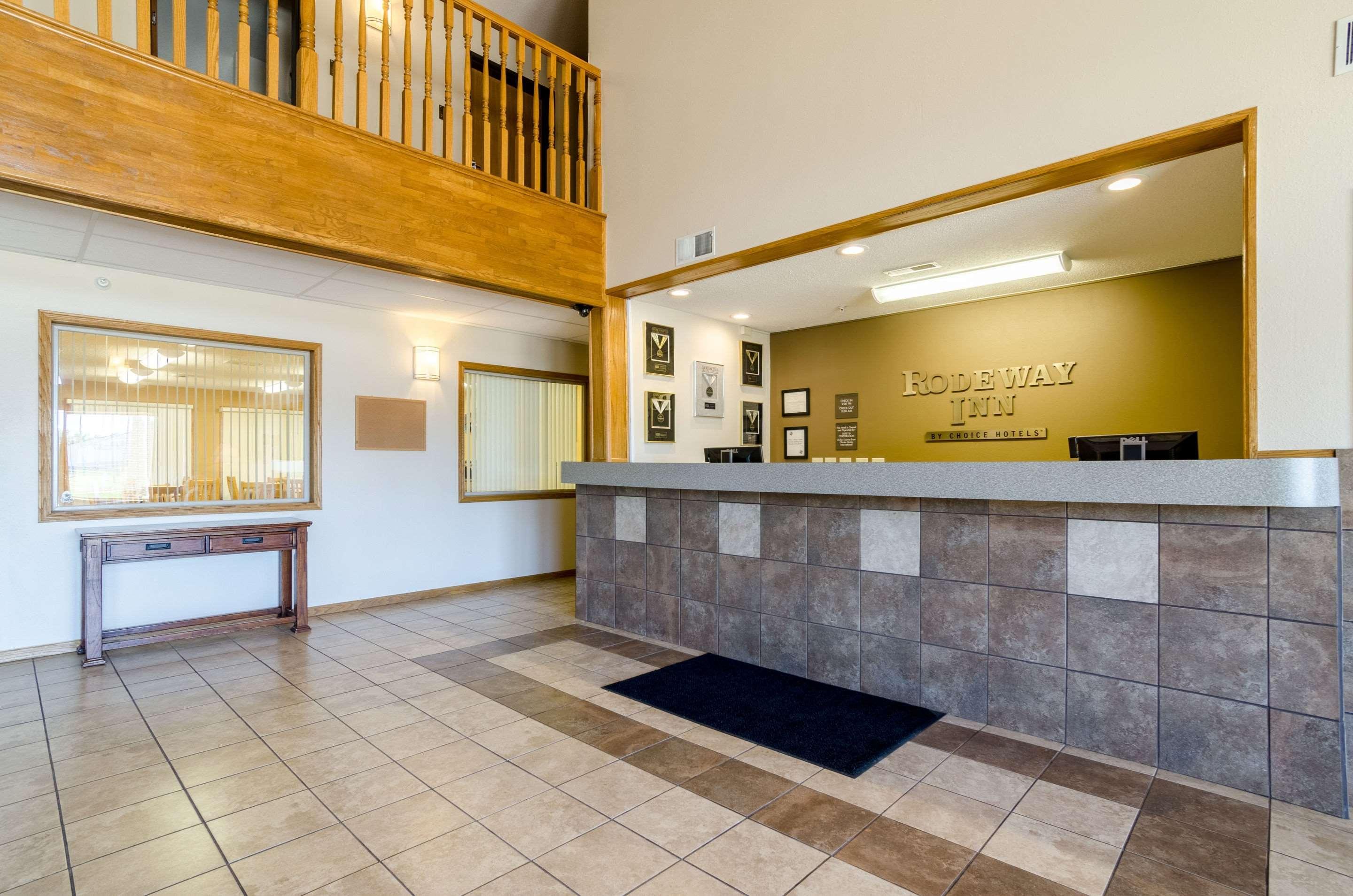 Rodeway Inn Ainsworth Extérieur photo